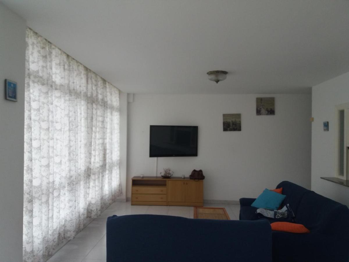 Apartamento Quenxe Apartment กอร์คูบิญอน ภายนอก รูปภาพ